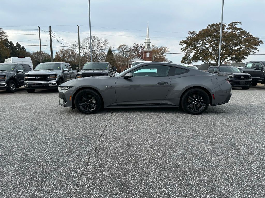 2025 Ford Mustang GT photo 3