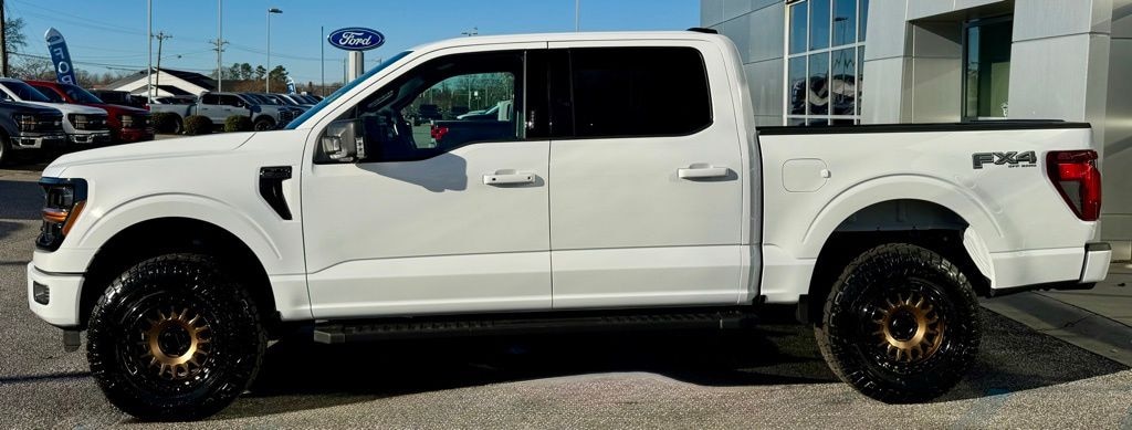 New 2024 Ford F-150 XLT Truck SuperCrew Cab