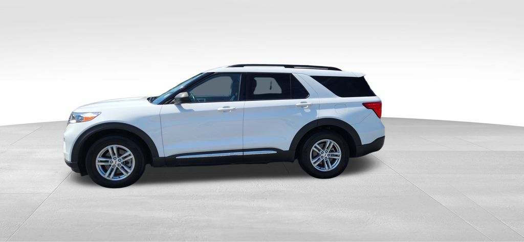 2022 Ford Explorer XLT photo 2