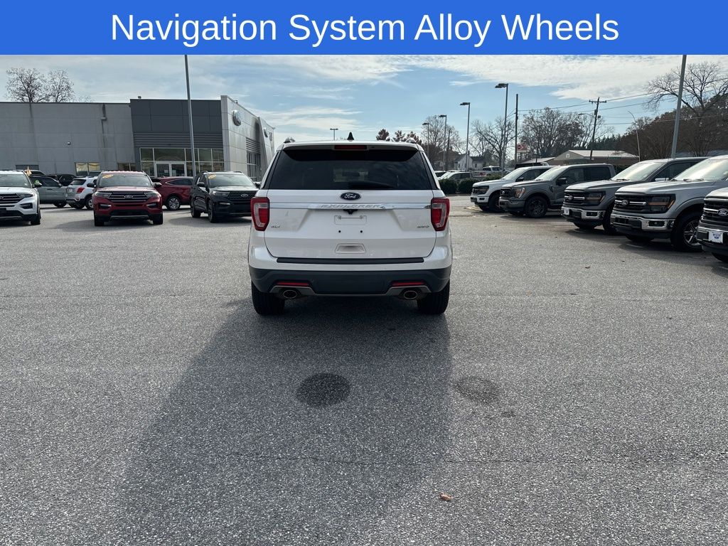 2018 Ford Explorer XLT photo 3