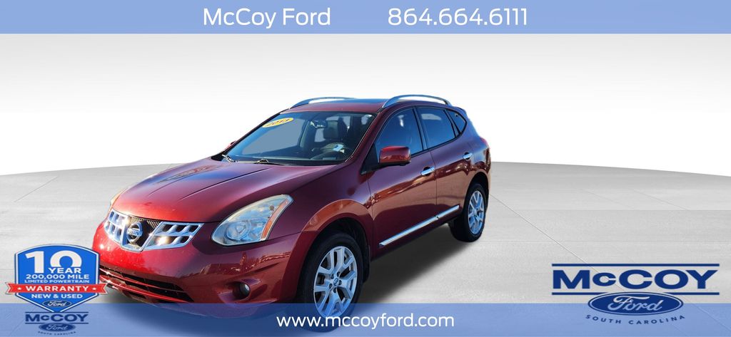 2013 Nissan Rogue SV's photo