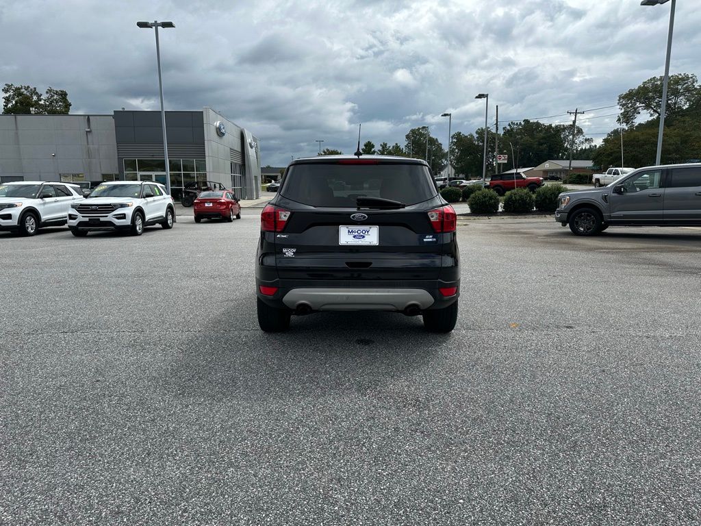 2019 Ford Escape SE photo 3
