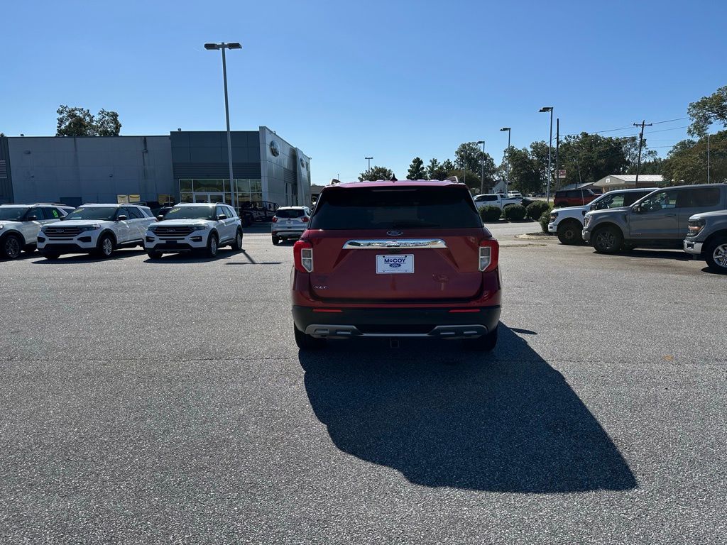 2022 Ford Explorer XLT photo 3