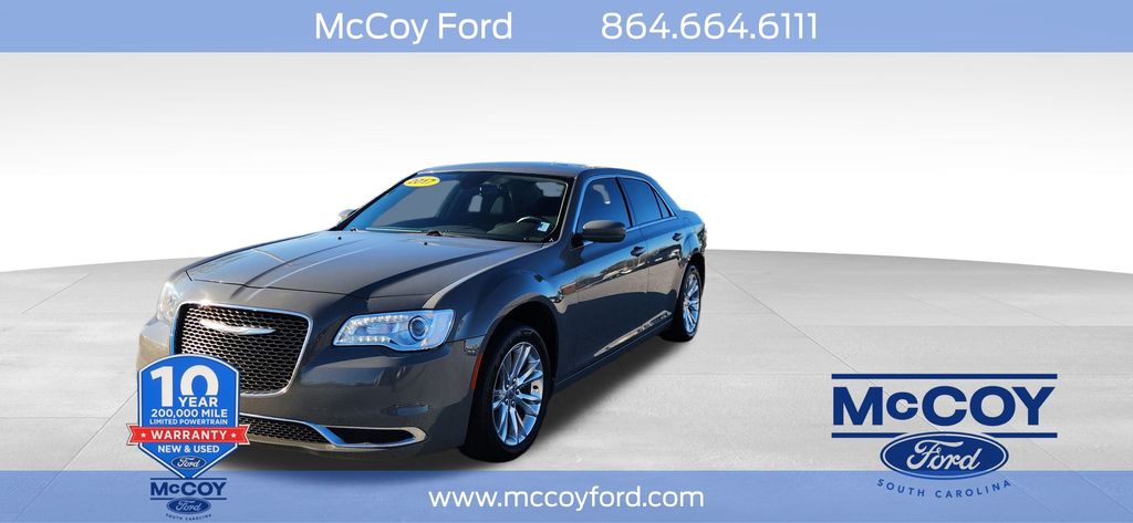 2017 Chrysler 300 Limited's photo