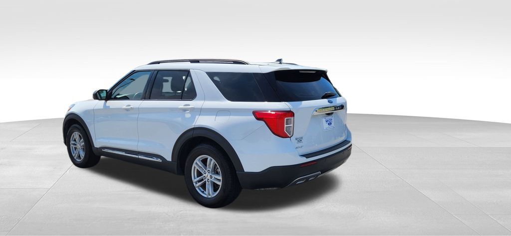 2022 Ford Explorer XLT photo 3