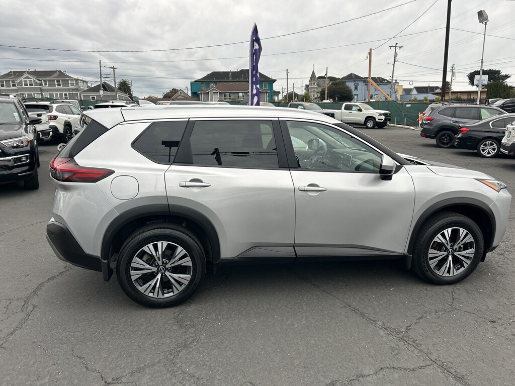 2023 Nissan Rogue AWD SV photo 4