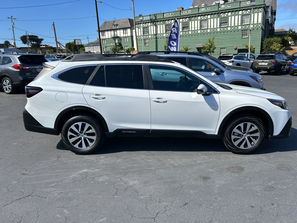 2022 Subaru Outback Premium photo 4