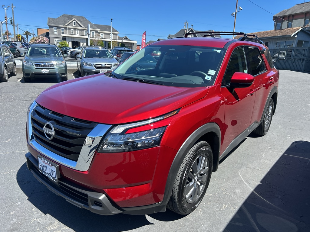 2024 Nissan Pathfinder SV 4WD's photo