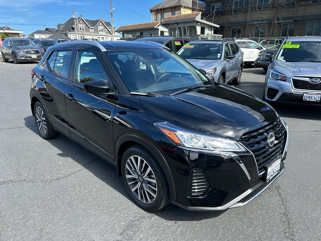 Used 2023 Nissan Kicks SV SUV