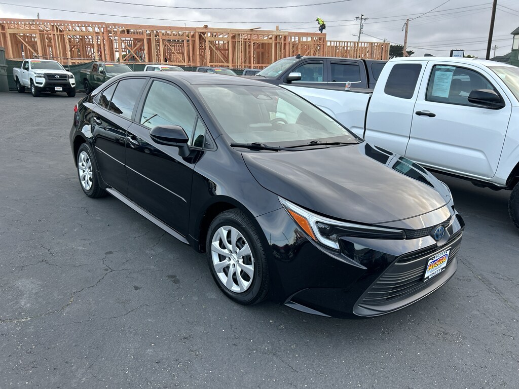 2023 Toyota Corolla Hybrid LE photo 3