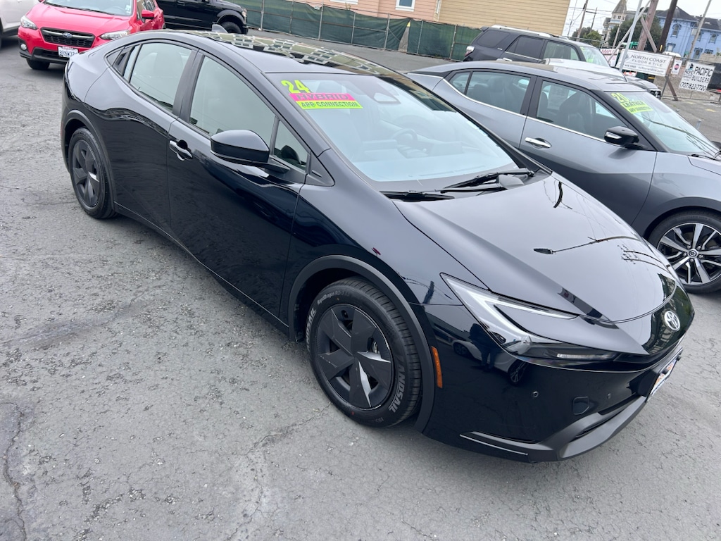 Used 2024 Toyota Prius LE Hatchback