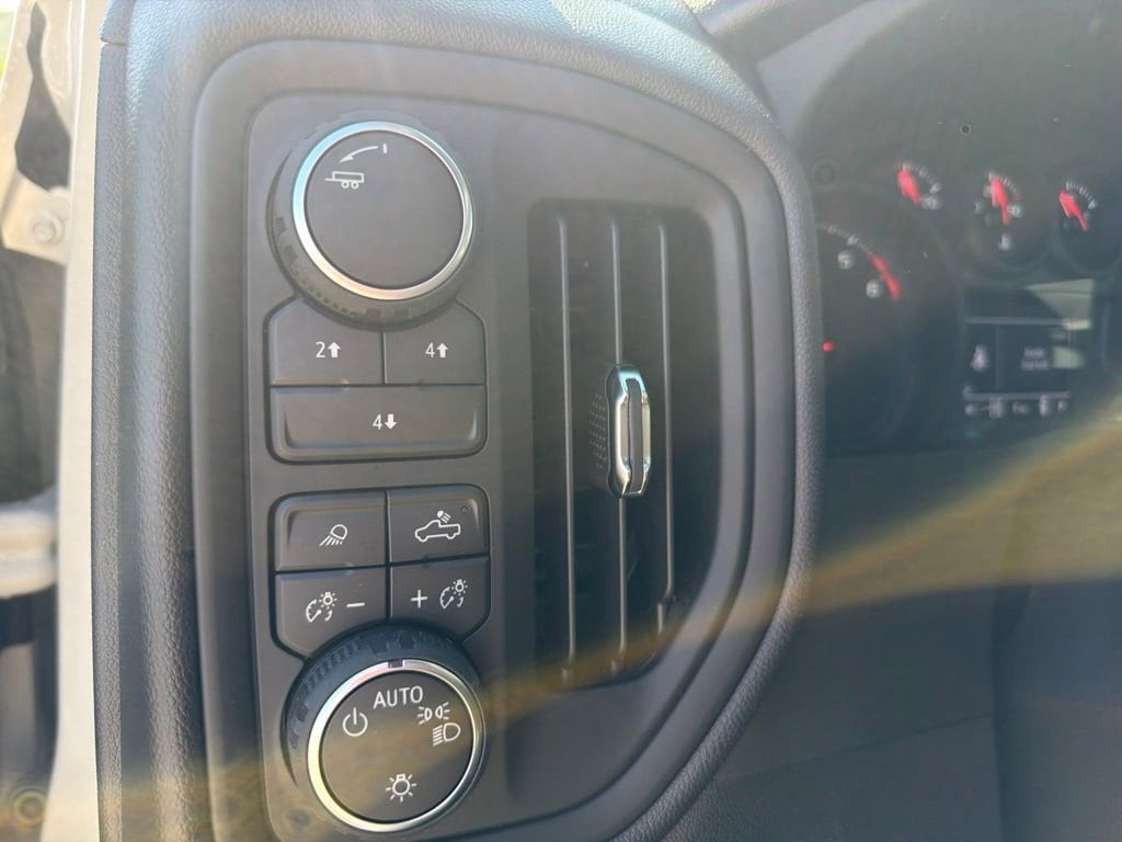 2026 Chevrolet Silverado 2500 HD Custom - Photo 10