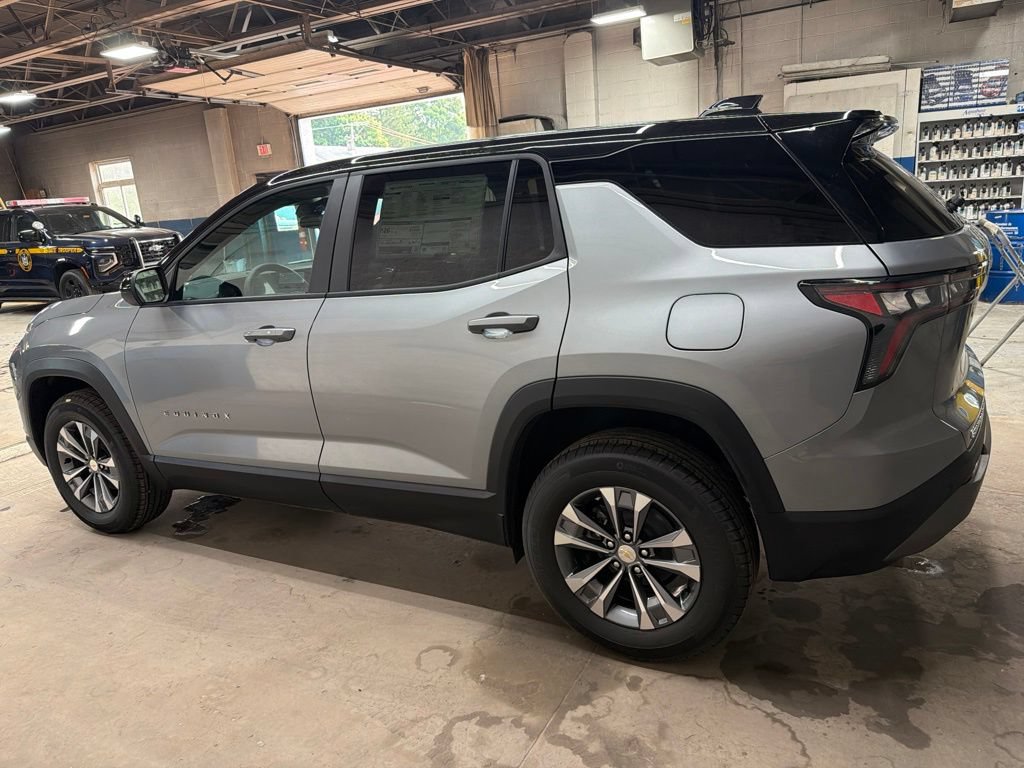 2027 Chevrolet Equinox LT - Photo 4