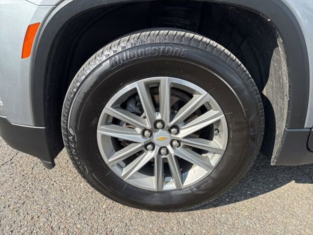 Used 2023 Chevrolet Traverse LT Cloth SUV