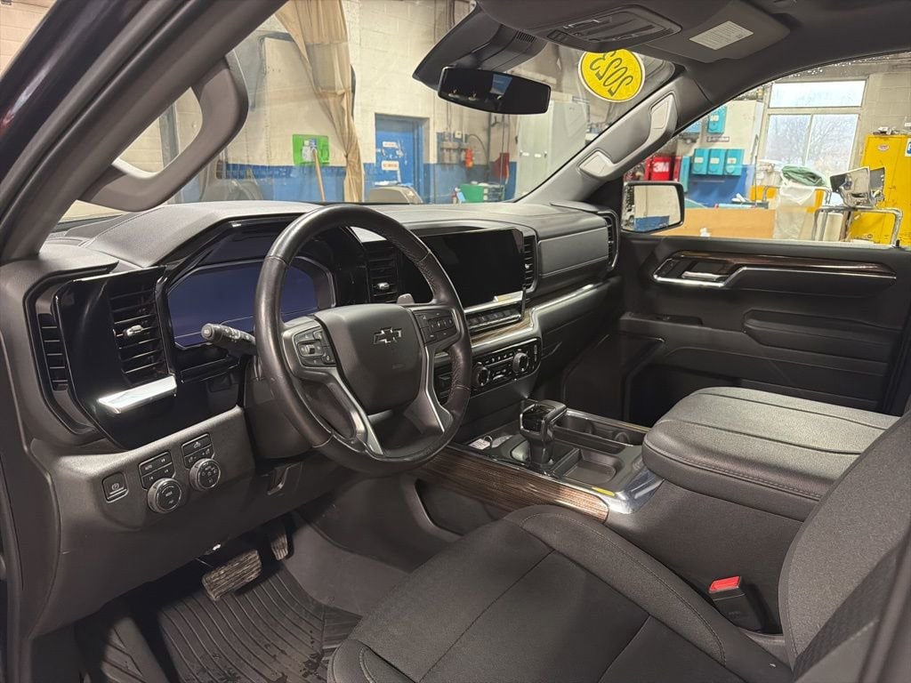 2023 Chevrolet Silverado 1500 RST - Photo 9