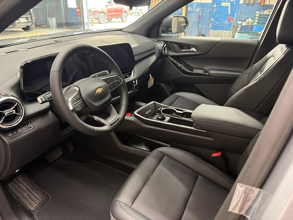 2027 Chevrolet Equinox LT - Photo 9