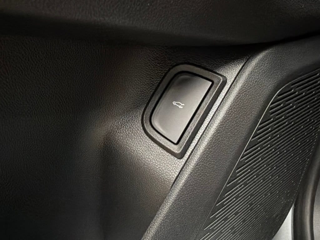 2027 Chevrolet Equinox LT - Photo 10