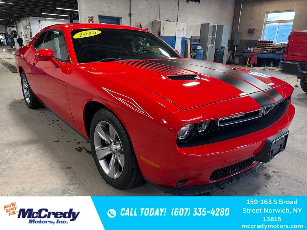 2015 Dodge Challenger SXT's photo