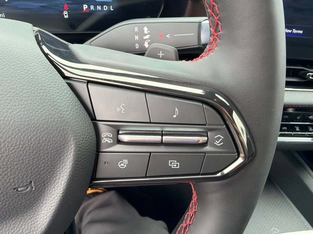 2027 Chevrolet Equinox RS - Photo 7