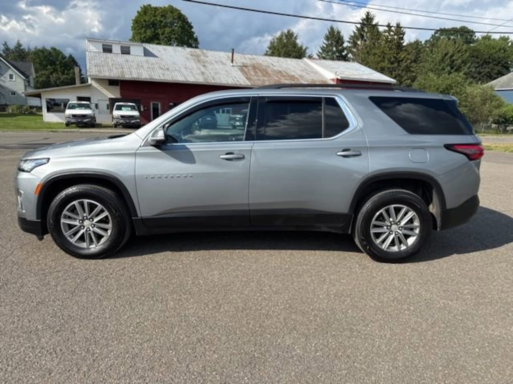 Used 2023 Chevrolet Traverse LT Cloth SUV