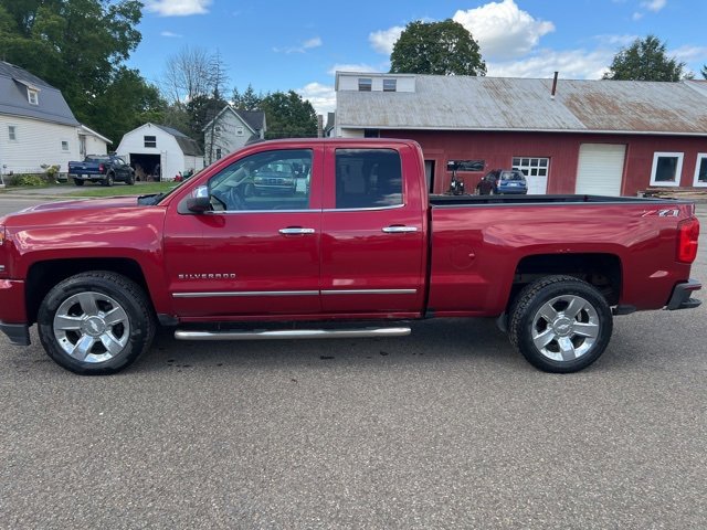 2018 Chevrolet Silverado 1500 LTZ photo 2