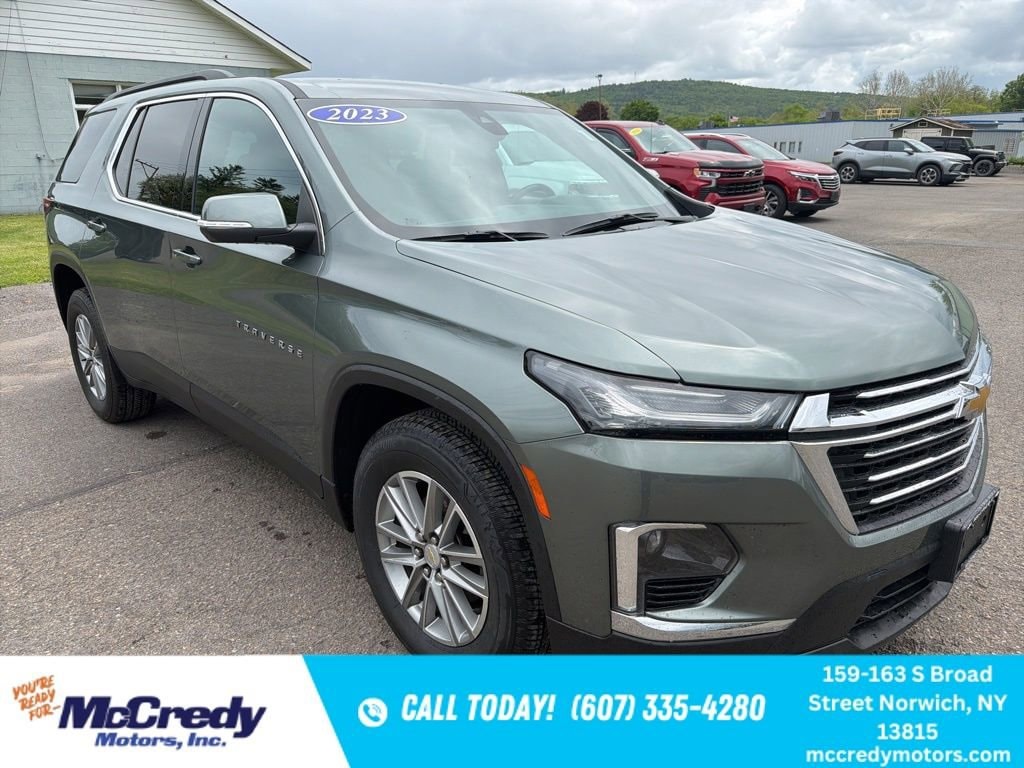 Used 2023 Chevrolet Traverse LT Cloth SUV