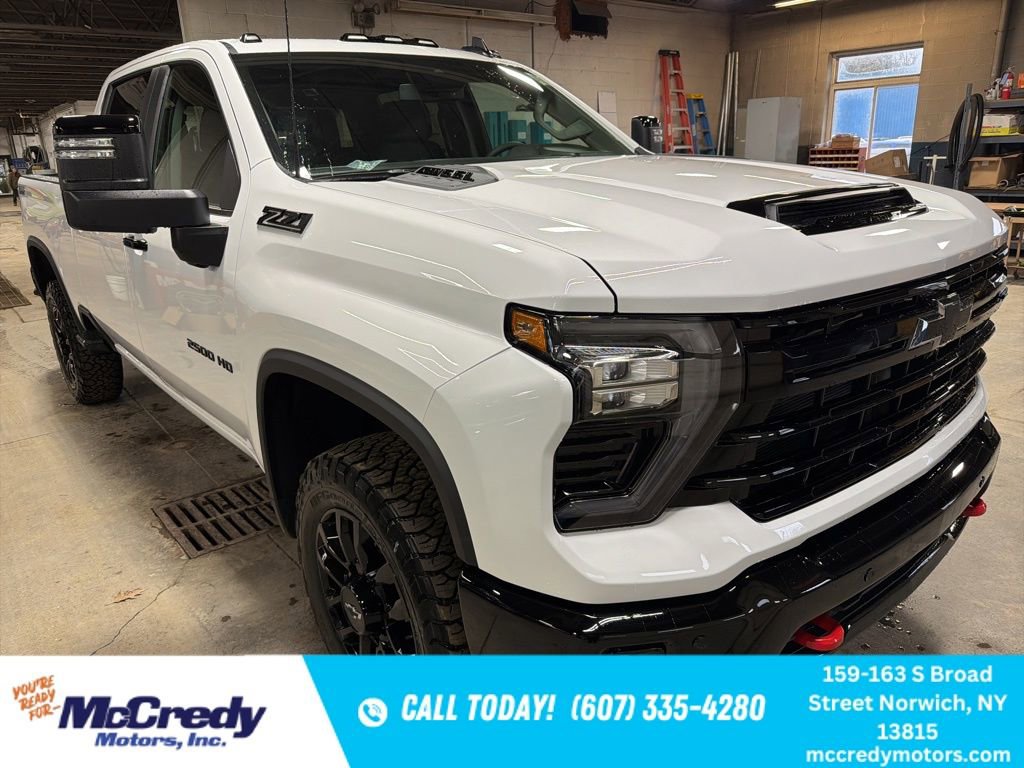 2026 Chevrolet Silverado HD LT's photo