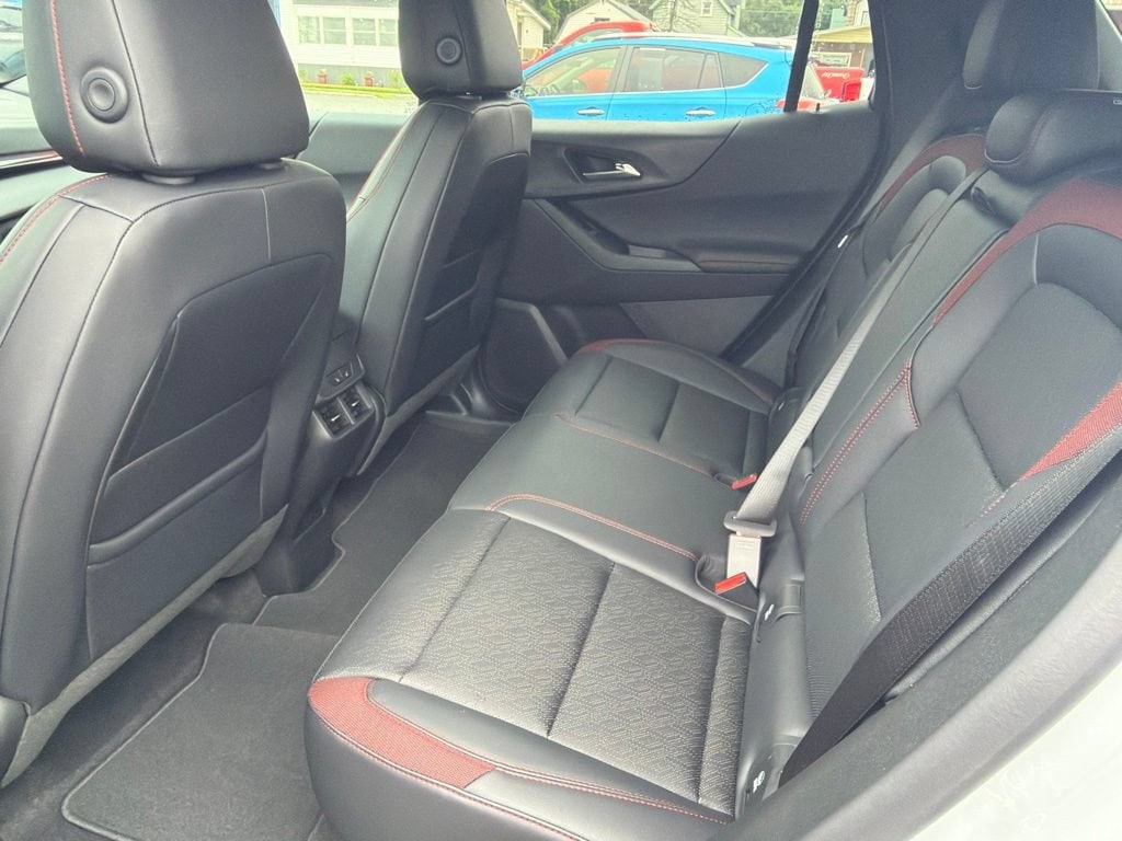 2027 Chevrolet Equinox RS - Photo 11