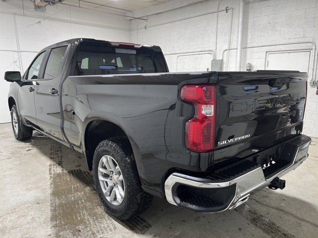 2025 Chevrolet Silverado 1500 LT photo 4