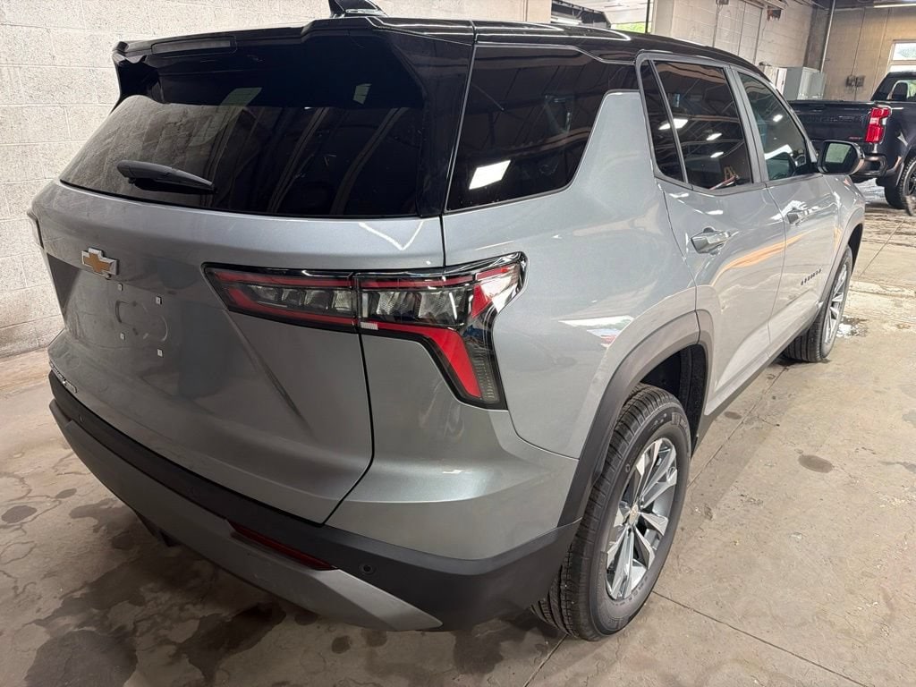 2027 Chevrolet Equinox LT - Photo 7