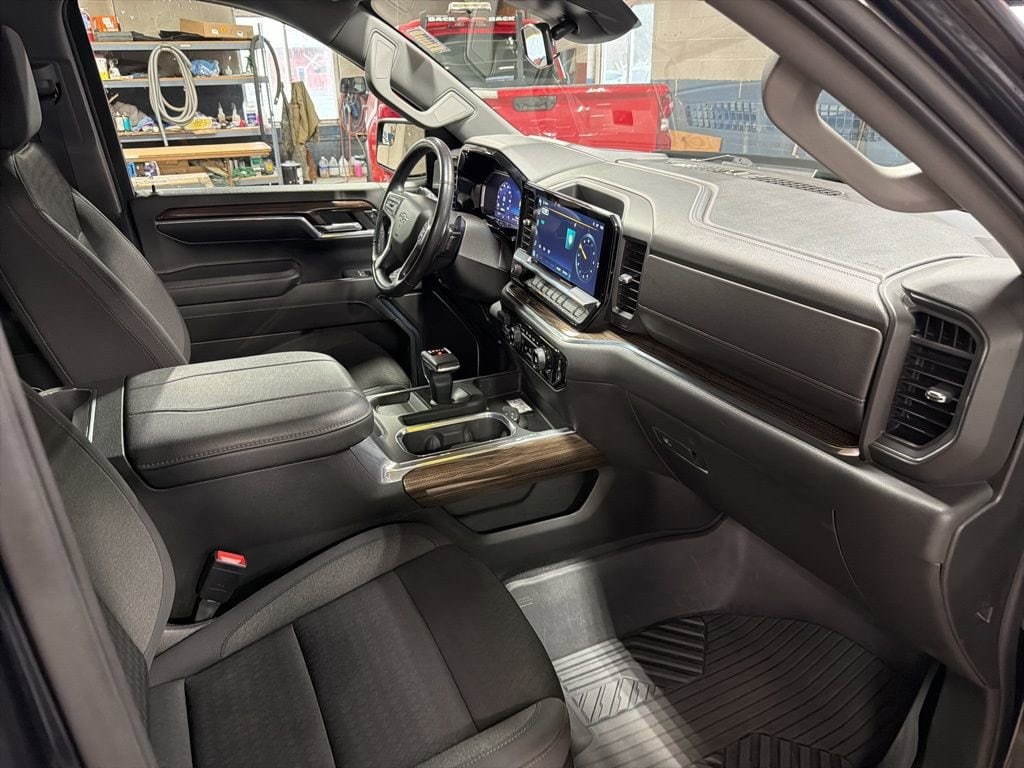 2023 Chevrolet Silverado 1500 RST - Photo 19