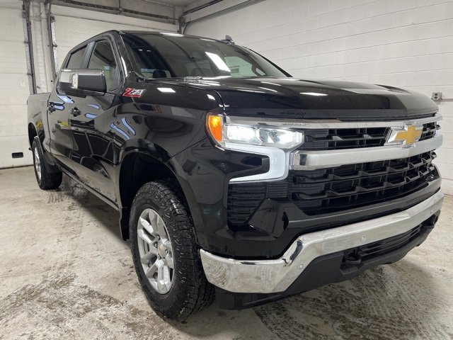 2025 Chevrolet Silverado 1500 LT photo 2