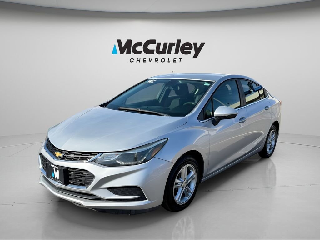 Used 2017 Chevrolet Cruze LT Car