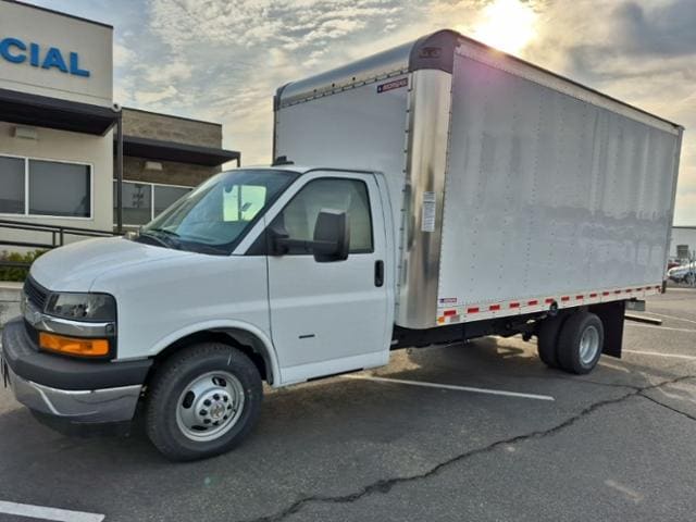 2024 Chevrolet Express Base's photo