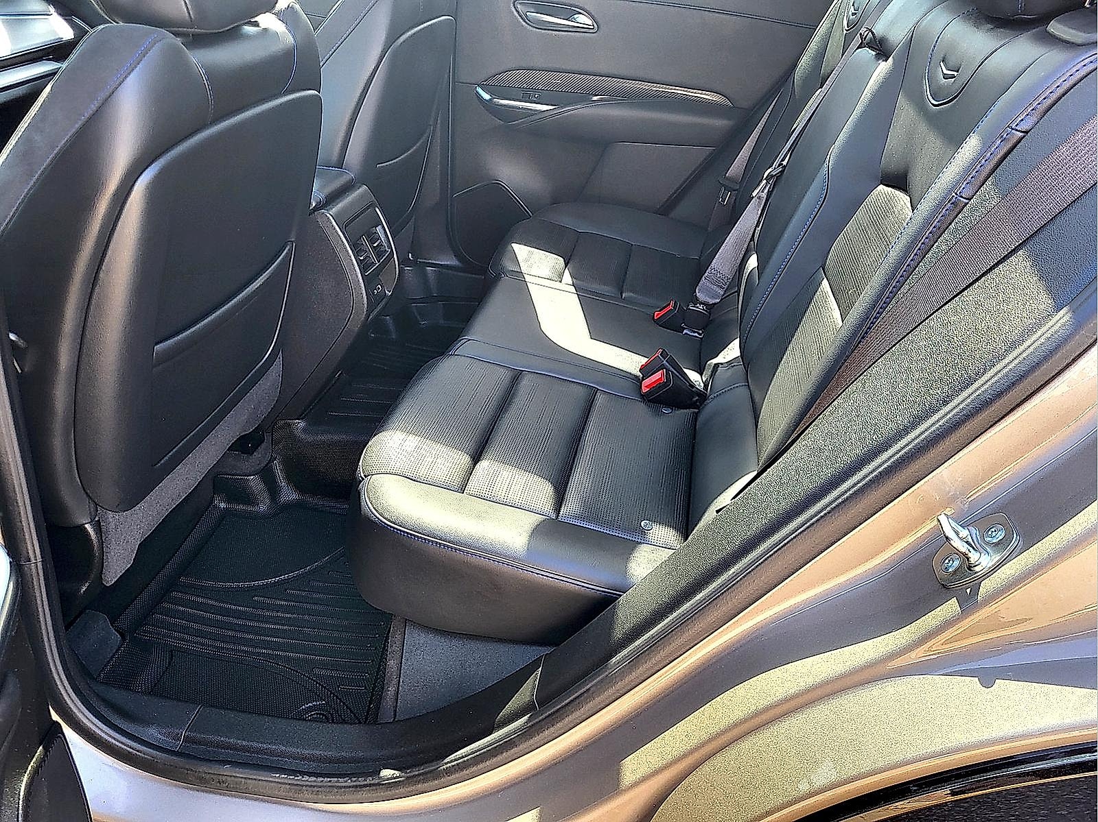 2024 Cadillac XT4 Sport - Photo 13