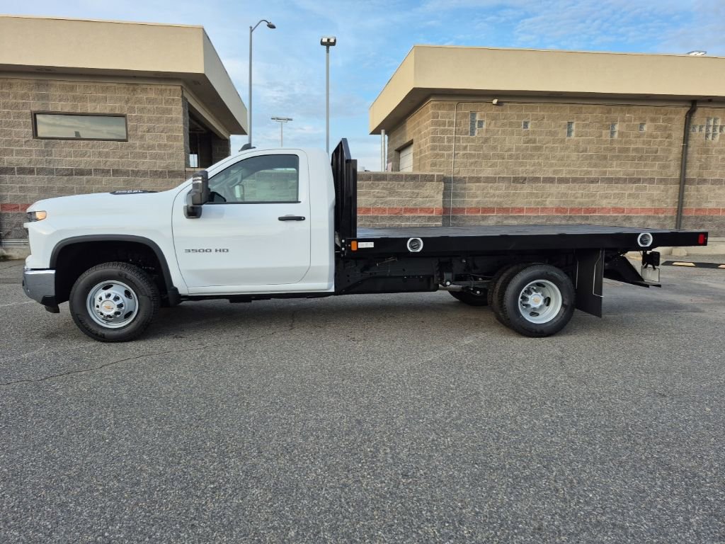 2025 Chevrolet Silverado 3500HD Work Truck photo 2