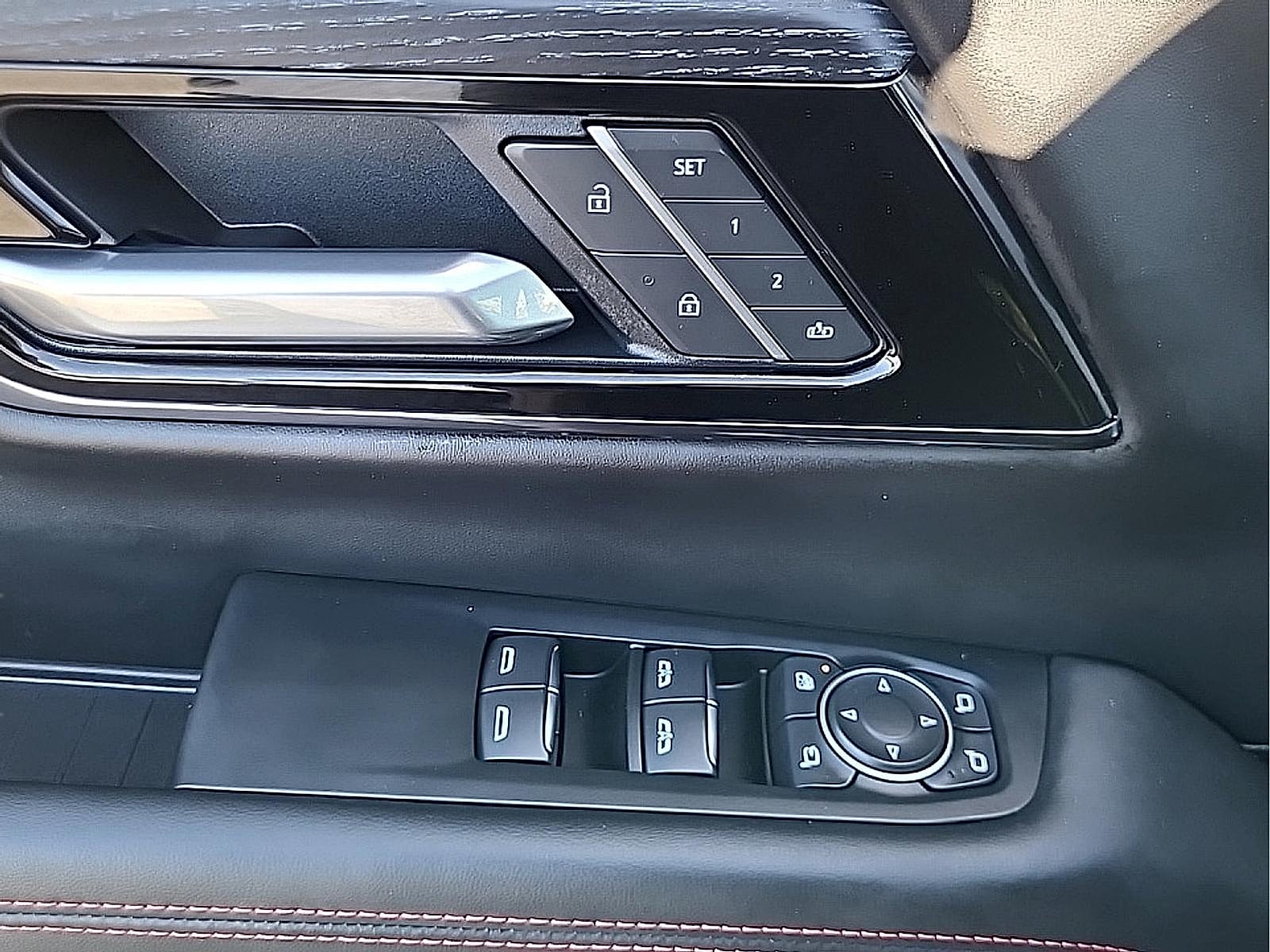 2025 GMC Yukon XL AT4 Ultimate - Photo 19