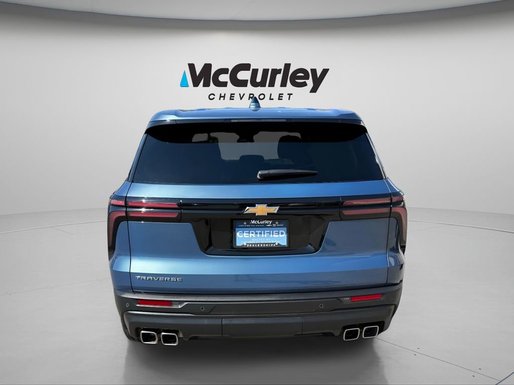 2024 Chevrolet Traverse LS photo 3