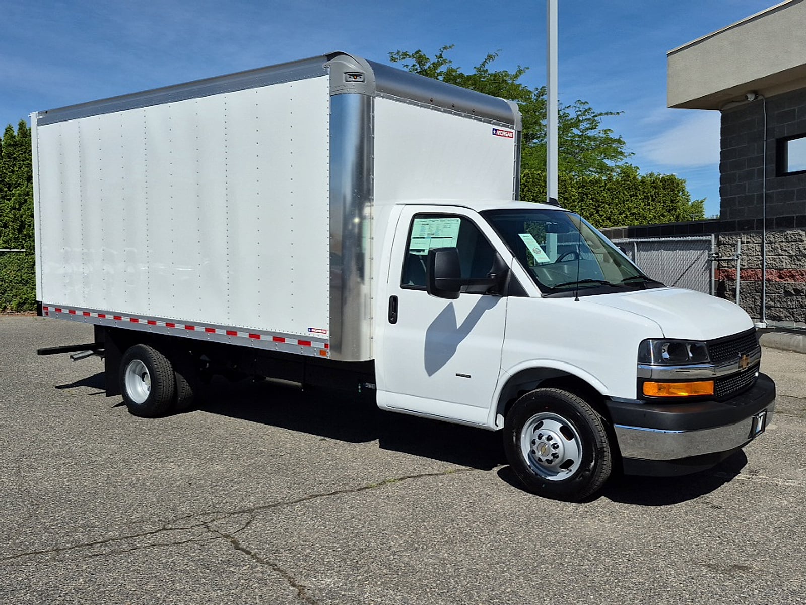 2026 Chevrolet Express Cutaway Base