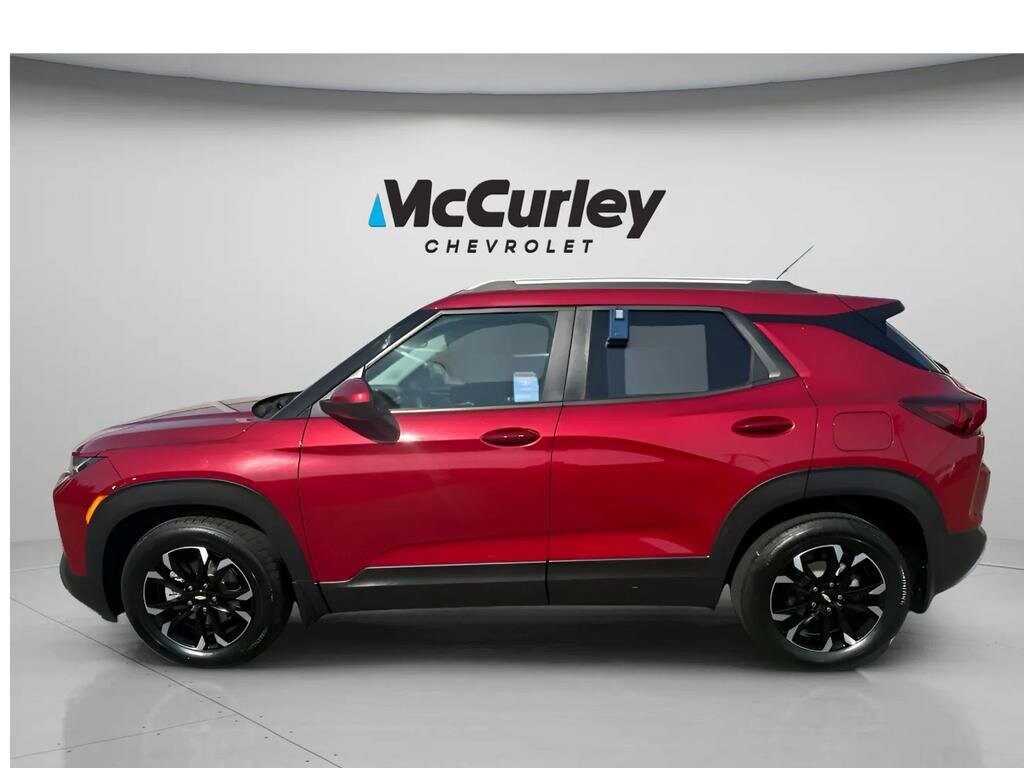 2021 Chevrolet Trailblazer LT photo 2