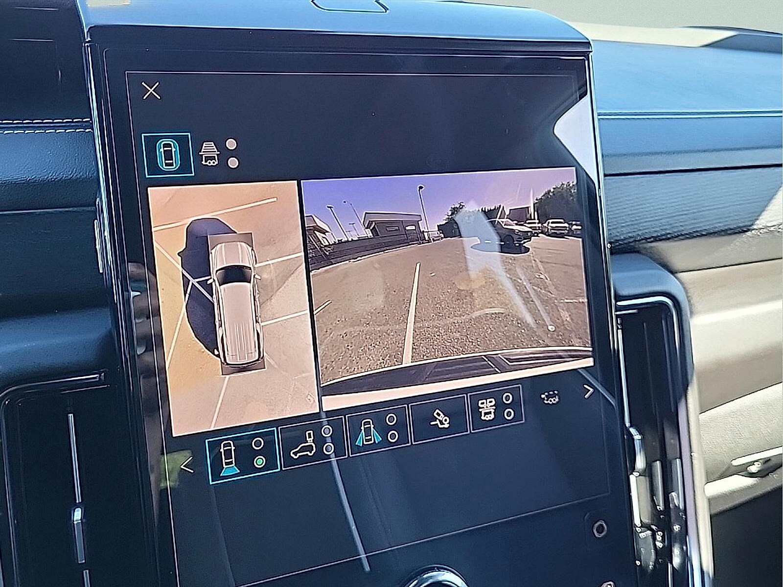 2025 GMC Yukon XL AT4 Ultimate - Photo 28