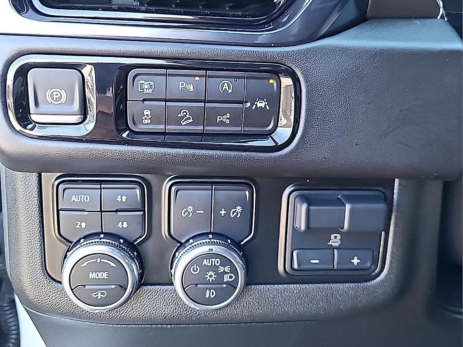2025 GMC Yukon XL AT4 Ultimate - Photo 25