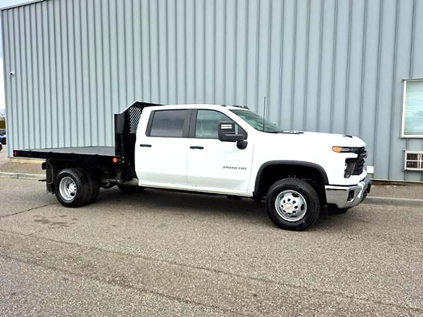 2024 Chevrolet Silverado 3500 Chassis Cab Work Truck's photo