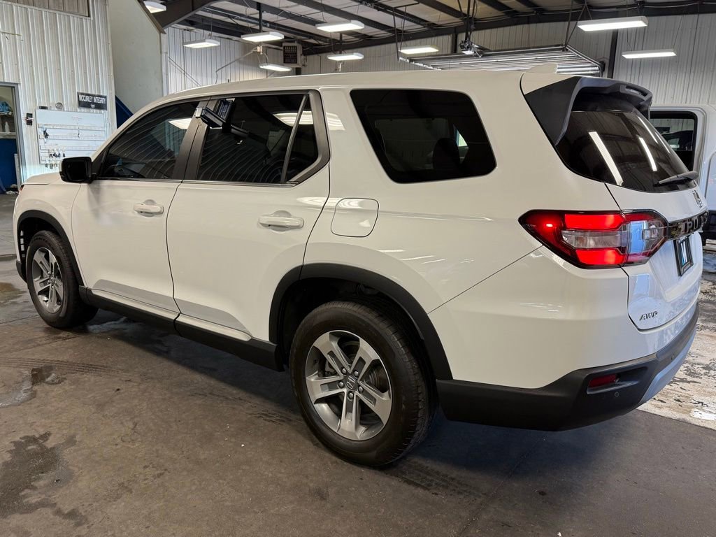 2023 Honda Pilot EX-L photo 2