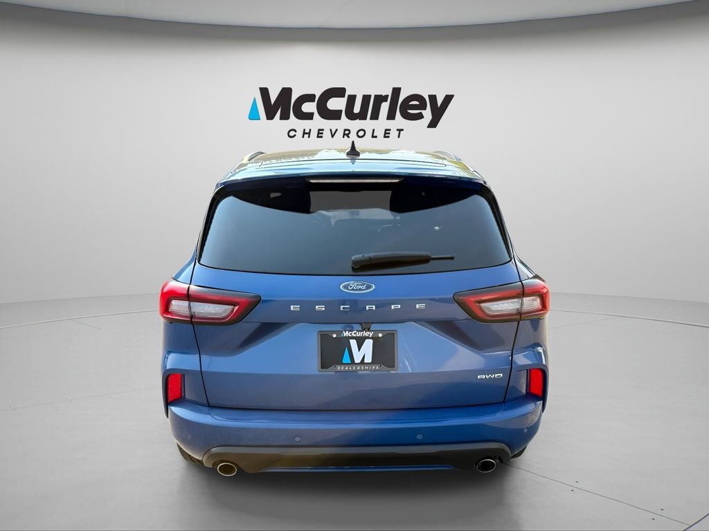 2023 Ford Escape ST-Line photo 4