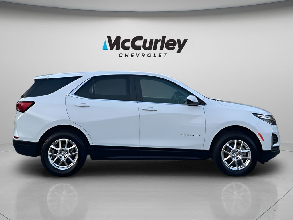 2024 Chevrolet Equinox LT photo 2