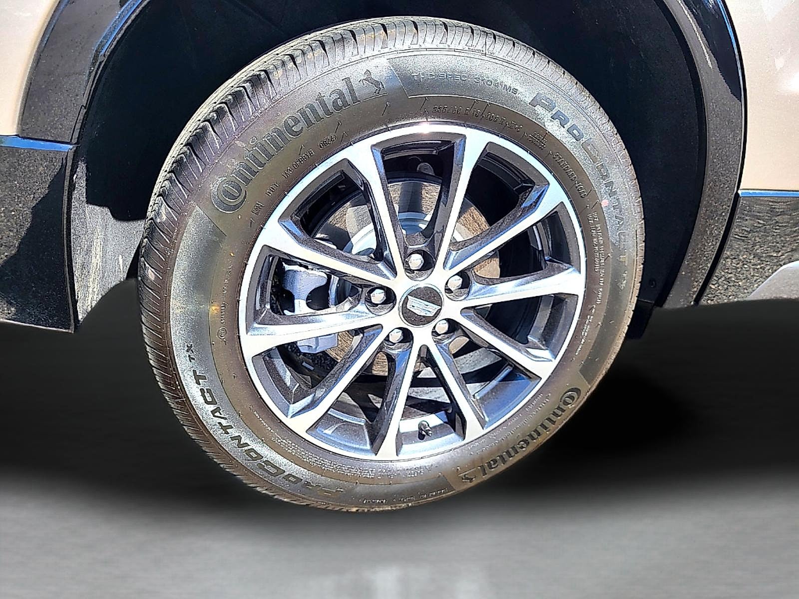 2024 Cadillac XT4 Sport - Photo 9