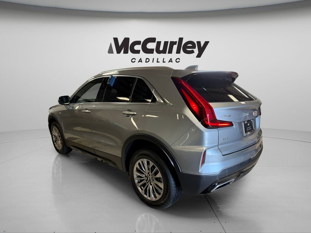 2024 Cadillac XT4 Premium Luxury photo 3