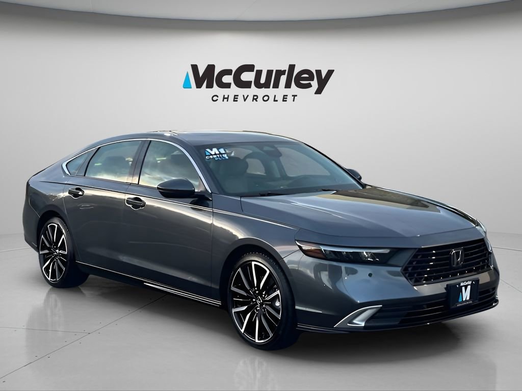 2025 Honda Accord Hybrid Touring's photo