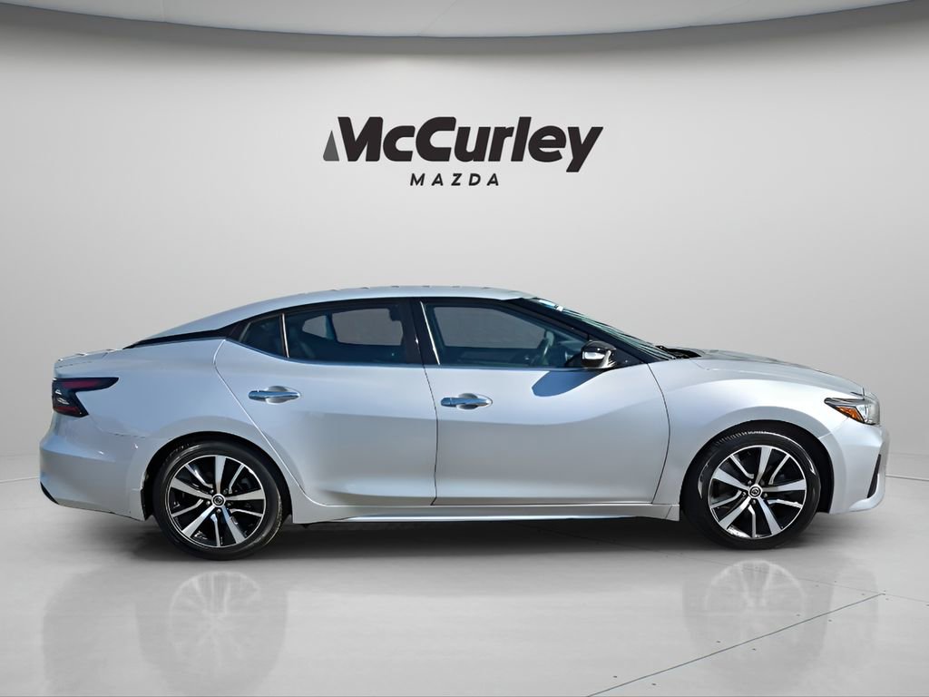 2021 Nissan Maxima SV photo 2